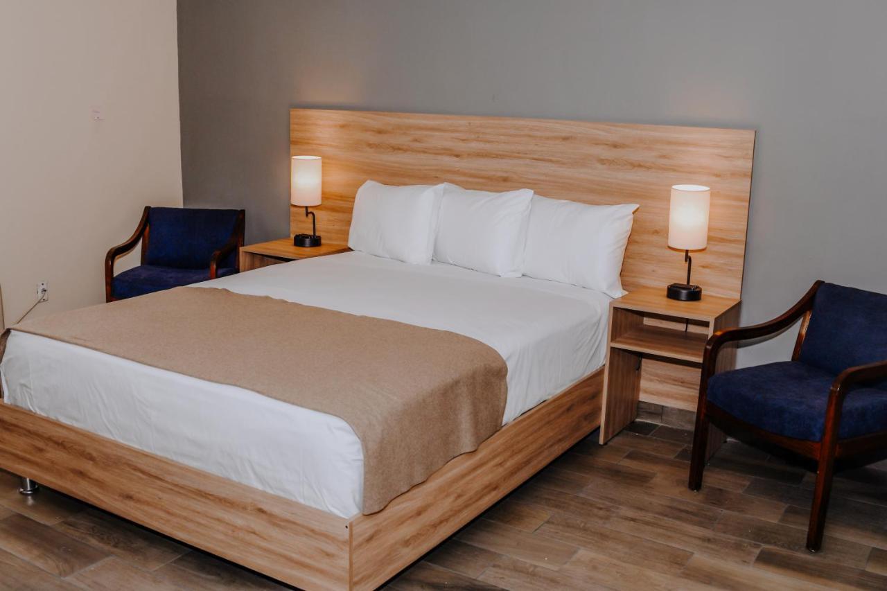 Hotel Dunas Near Consulate Сиудад Хуарес Екстериор снимка