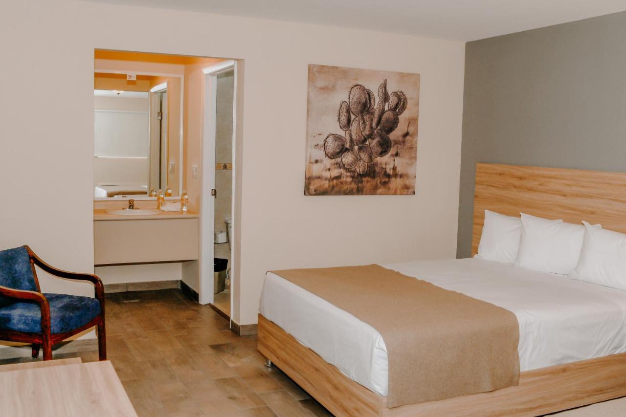Hotel Dunas Near Consulate Сиудад Хуарес Екстериор снимка