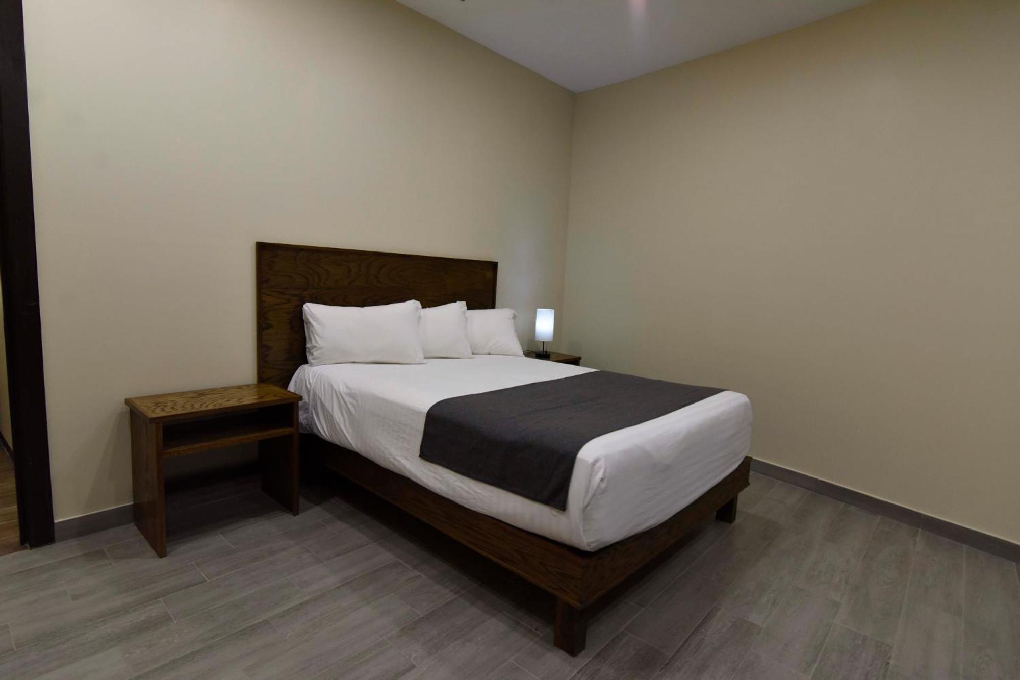 Hotel Dunas Near Consulate Сиудад Хуарес Екстериор снимка