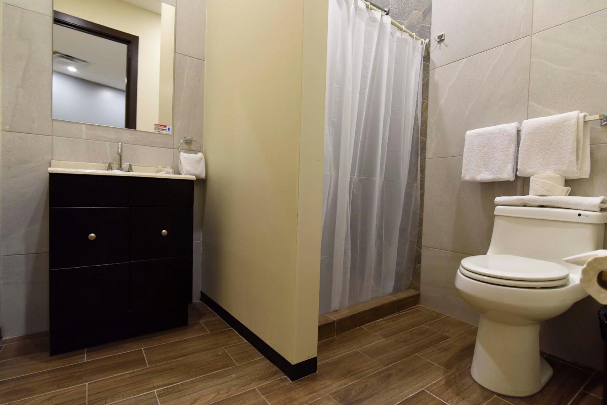 Hotel Dunas Near Consulate Сиудад Хуарес Екстериор снимка